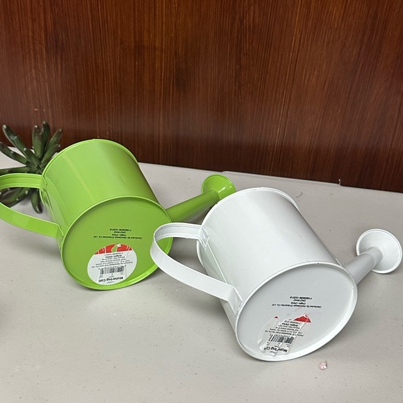 2 metal Watering can - Picture 5 of 8